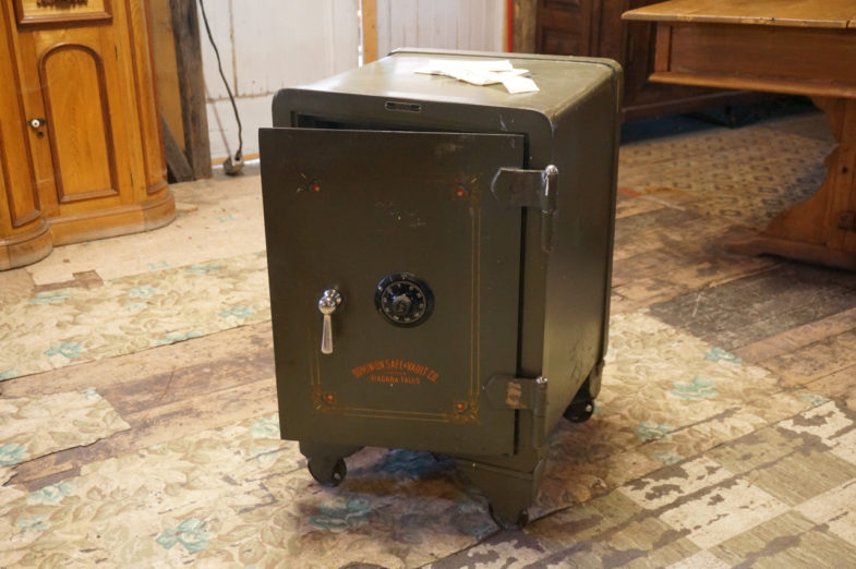 Coffrefort Antiquités Deschambault